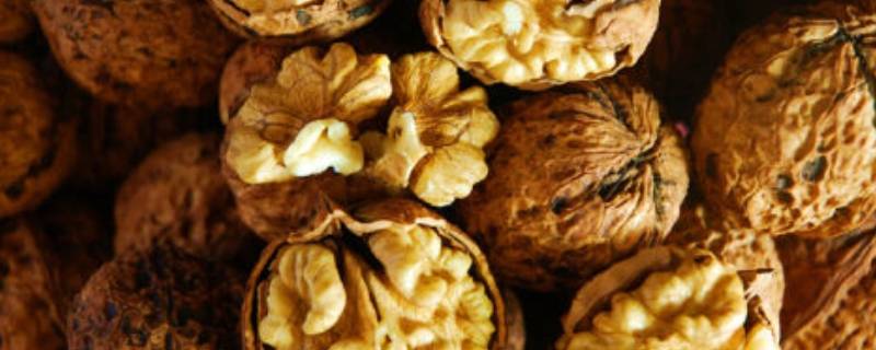 蜂蜜炒核桃仁怎么炒(在家里炒核桃仁怎么炒的)