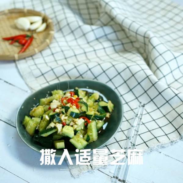 拍青瓜最简单的做法(拍青瓜怎么做好吃又脆)