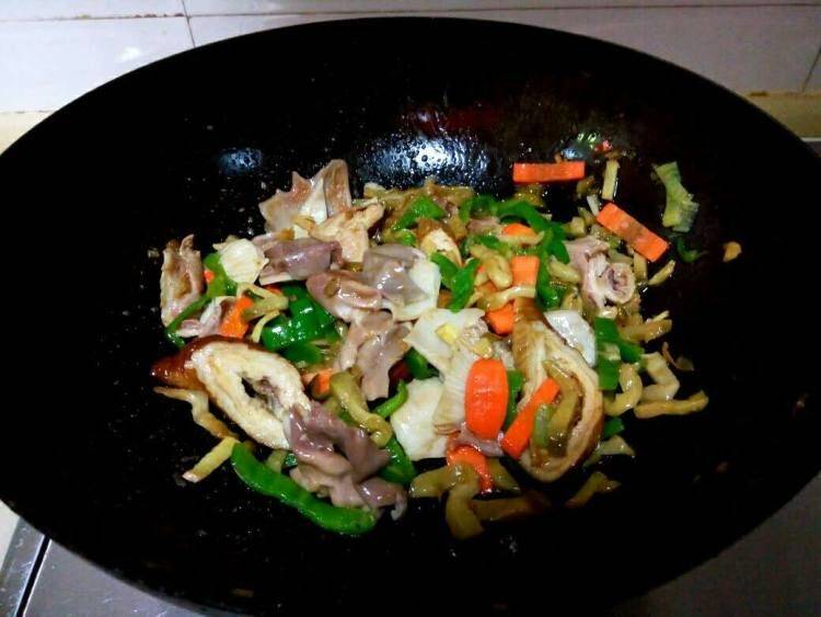 肚肠怎么炒软烂(豆腐加肚肠怎么炒)