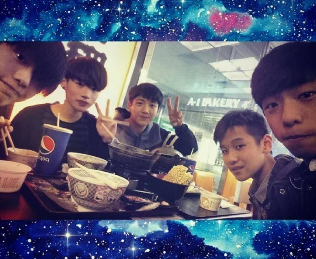 突然,这个新来的TVB学生暴露了他糟糕的私生活。令人惊讶的是,他发表了许多评论,并打破了