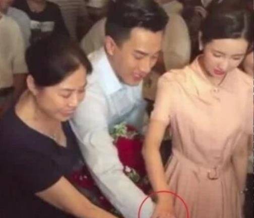 刘恺威的新恋情曝光!看到新女友的美貌后,网友:杨幂会生气。