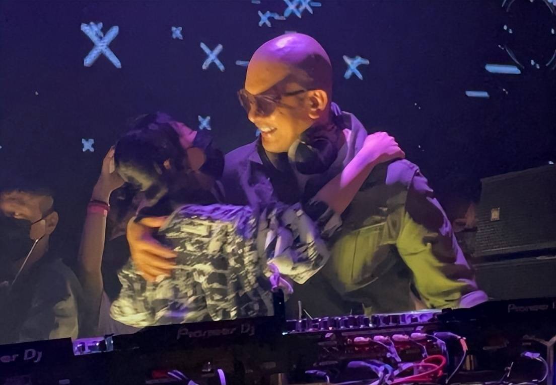 具俊晔与大s恋情(具俊晔公开与大S交往1年)