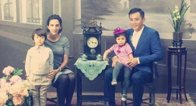 刘烨是谢娜的初恋吗(刘烨老婆和谢娜)