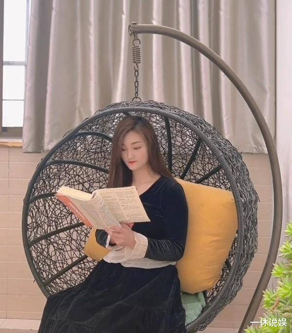 陈亚男清空账号视频,新作风格大变,新人受到网友热捧。