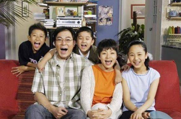 她凭借《家有儿女》走红,经历了两次失败的婚姻,如今三次婚姻终于幸福。