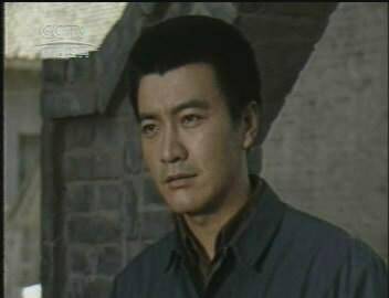 人气已经超过唐国强的周里京是如何从一夜走红变成“被万人唾弃”的?