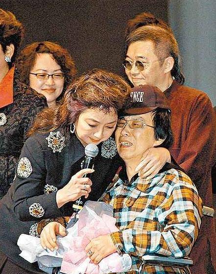 香港年轻男歌星患癌(66岁香港歌星病魔缠身)