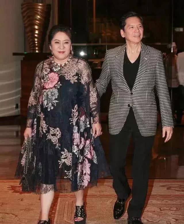 向华强为什么不嫁给美丽的关之琳?看看陈岚年轻时的照片。