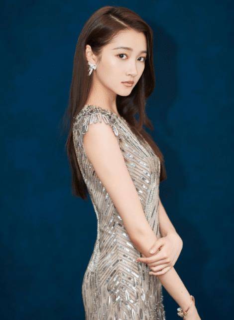 关晓彤鹿晗情侣照片(关晓彤鹿晗同时晒照)