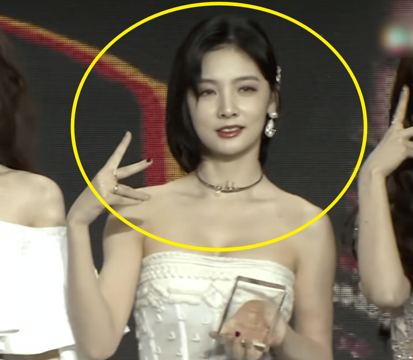 硬糖少女陈卓璇身高(硬糖少女获奖出镜生图曝光，赵粤颜值显老，陈卓璇脸大了一倍)