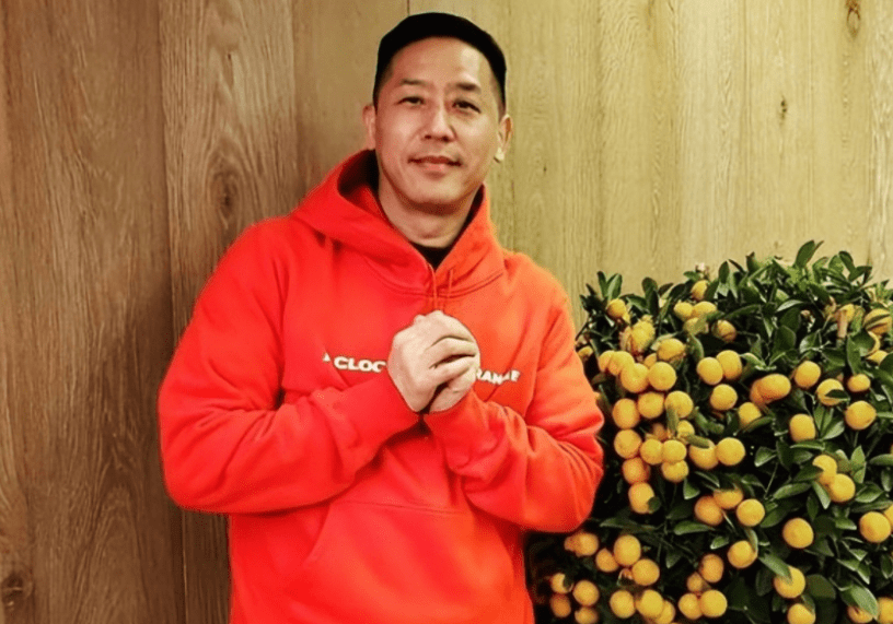 张国荣逝世17周年唐鹤德发文缅怀(2002年张国荣生日唐鹤德为什么缺席)