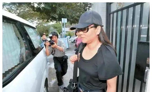 杨恭如和李嘉欣谁漂亮(杨恭如是港姐吗)