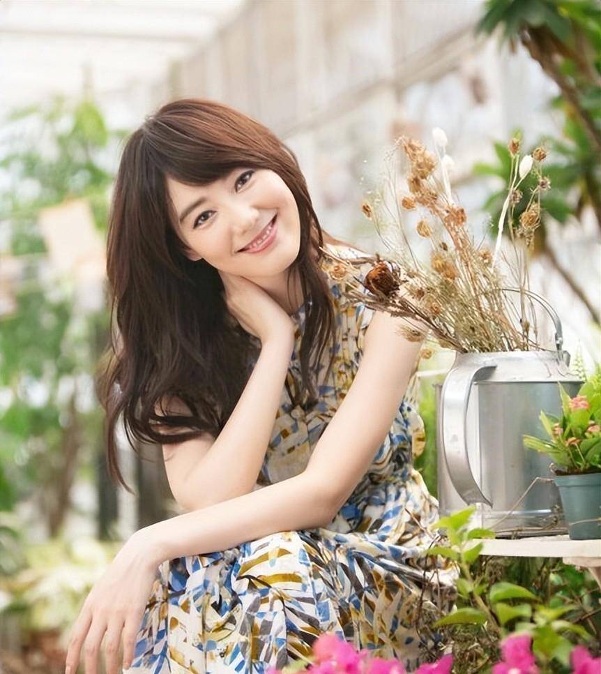 主持人王冠结婚了吗丈夫是谁(王冠李咏主持过的节目)