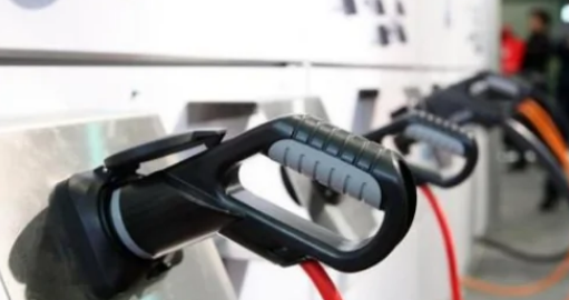 电动汽车快充只能充到80(新能源汽车充到80就充不进了)