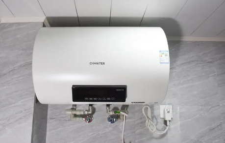 热水器为什么会自己打燃(热水器为什么会自动升到六七十度)