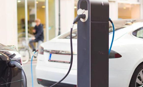 新能源车充电要充满吗(新能源汽车充电不充满对电池好吗)