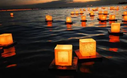 七月看莲花灯是什么节(哪个节日放莲花灯)