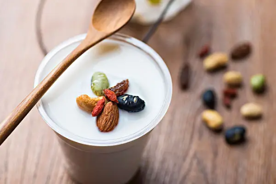 生牛奶怎么煮沸(自制酸奶时牛奶要煮熟吗)