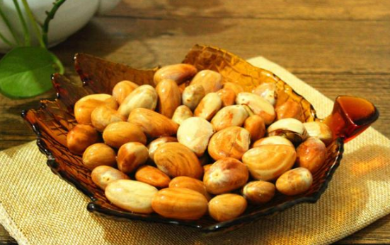 菠萝蜜核的功效与作用及其营养价值(菠萝蜜核的功效与作用吃法)