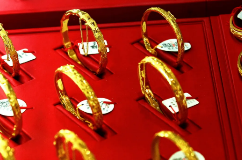 为什么每个店的金价不一样(为什么不同的店金价都不一样)