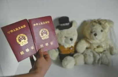 2022年10月几日是领证吉日吗(2022年10月份结婚黄道吉日哪几天)