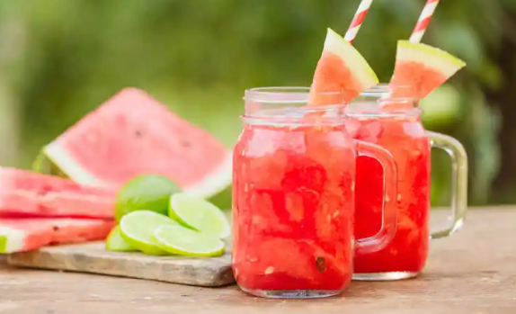 西瓜汁要加水么(西瓜汁要加白糖吗)