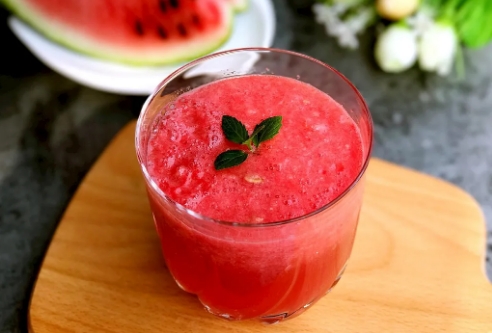 西瓜汁要加水么(西瓜汁要加白糖吗)