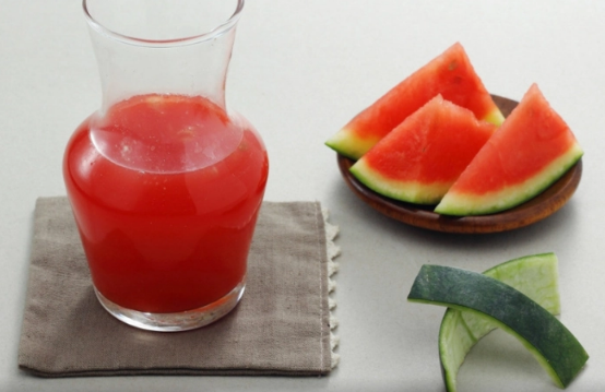 西瓜汁煮沸后为什么会分层(西瓜汁放了一会儿分层了)