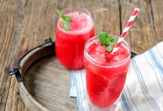 西瓜汁可以加雪碧嘛(西瓜汁可以加雪碧吗)