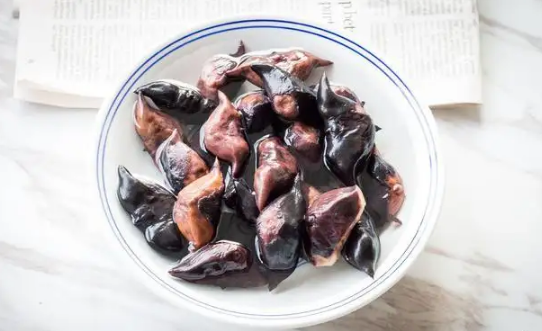 菱角煮熟了长什么样(菱角熟了之后 脆吗)