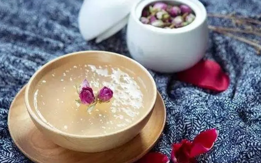 蒸燕窝用开水还是凉水(蒸燕窝用开水还是冷水蒸)