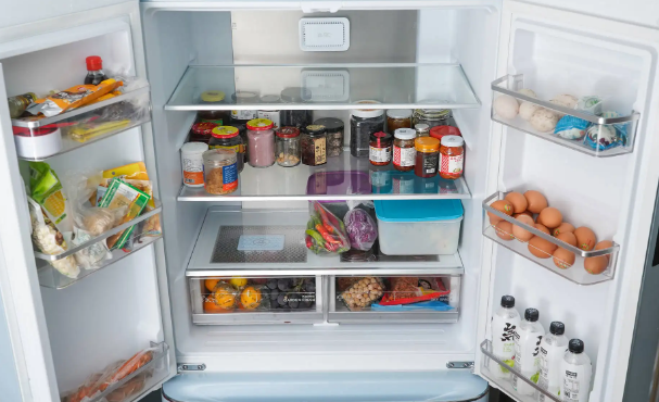 冰箱冷藏室结冰打不开怎么办(冰箱冷藏室结冰打不开怎么能打开)