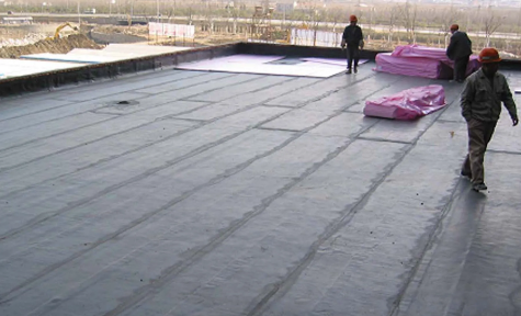 屋顶防水做好后多久下雨不要紧(房顶做防水后几小时后不怕下雨)