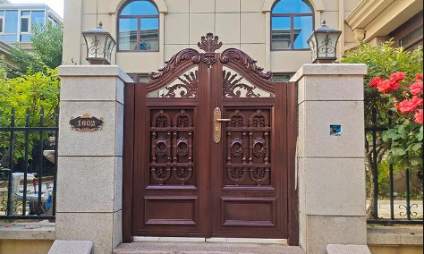 院子大门直冲客厅大门怎么办(院子大门直冲客厅大门好吗)