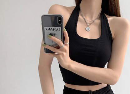 穿吊带应该穿啥内衣(穿吊带该穿什么内衣)