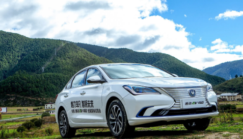 新能源车保险费比燃油车贵(新能源车和燃油车保值率)