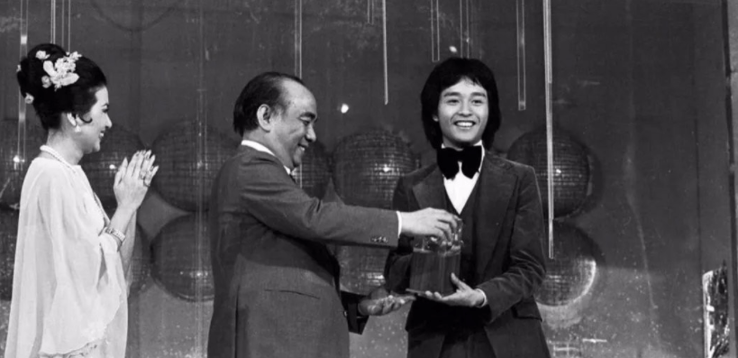 张国荣逝世17周年唐鹤德发文缅怀(2002年张国荣生日唐鹤德为什么缺席)