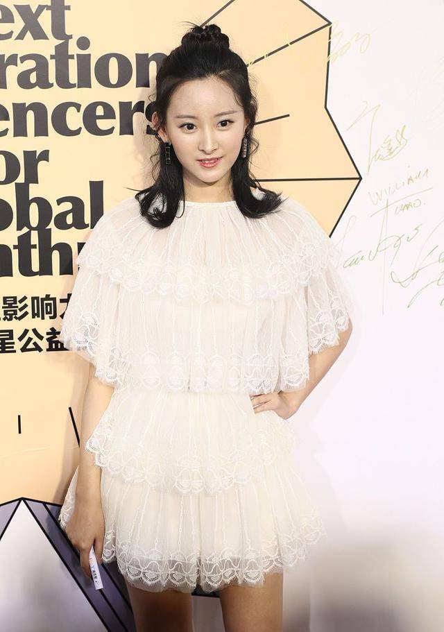 最强的面对面，一半厉害，一半聪明。《庆余年》她是杨幂和赵的“合体”。