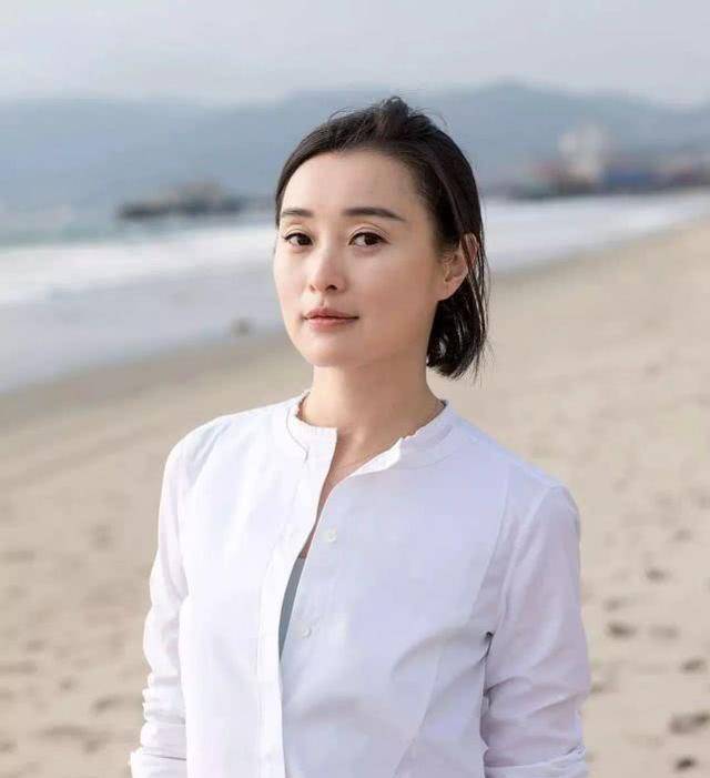 在剧中扮演第三者被骂得很惨,现实中被出卖?分手后一直没结婚!