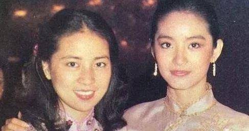 成龙媳妇林凤娇年轻时(成龙和林凤娇结婚照片)