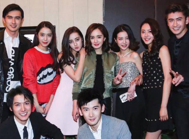 八年后，我撞见了他们过期的糖果。杨幂：满眼都是你为什么不珍惜？