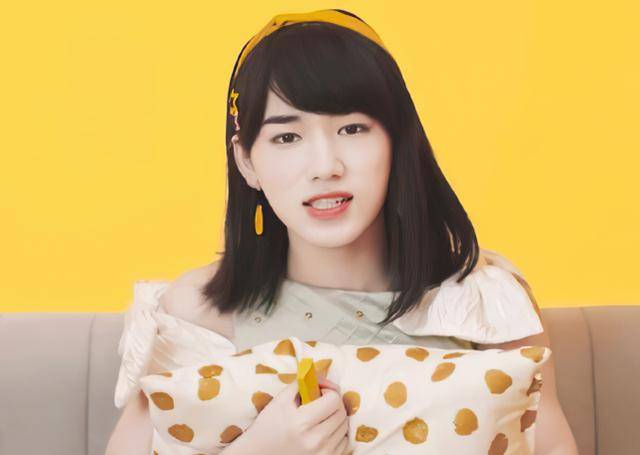 刘耀文宋亚轩情侣装(刘耀文宋亚轩女装照)