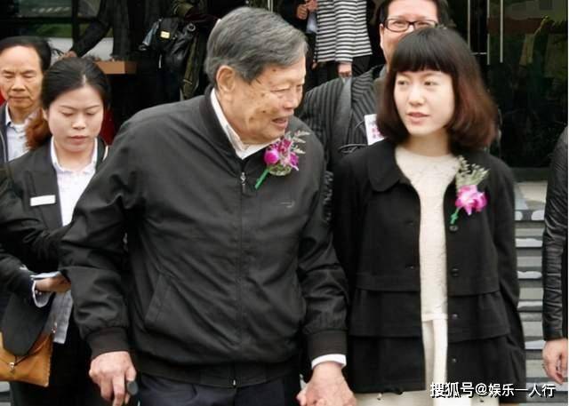 杨振宁比他岳母大多少岁(杨振宁和他老岳怎么称呼)