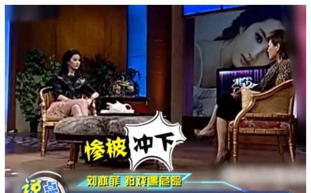 《美女暴击》刘亦菲：身价过亿，一件棉袄穿了十年，现在国籍有争议。