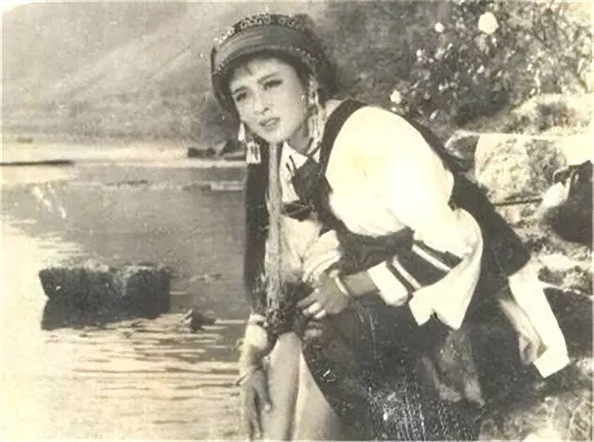 “阿诗玛”杨丽坤去世22年了，唐凤楼还是忘不了。连公司都是她的名字。