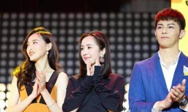 热依扎恢复机场照(热依扎晒全家福感谢粉丝)