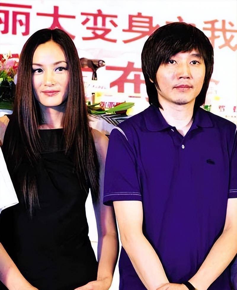 屈生日那天,胡在卡点送上祝福。他的友谊30年没变。爱上四个男人后,