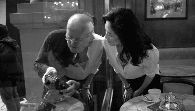 章子怡近照素颜(章子怡黑白素颜照)