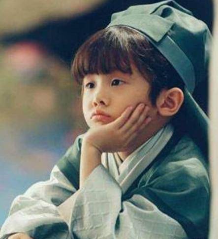 有一种“惊喜”是,Aly长大了,外貌变化很大,直接认不出来了。