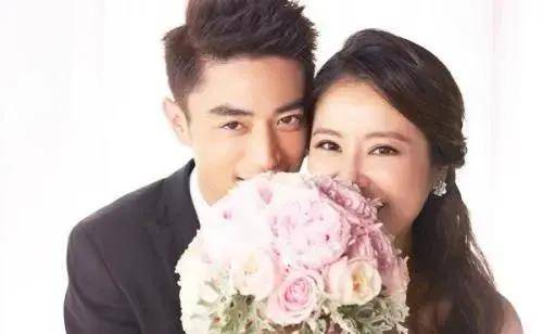 一个孩子不够两个?网曝44岁林心如怀二胎和霍建华出街怀孕?